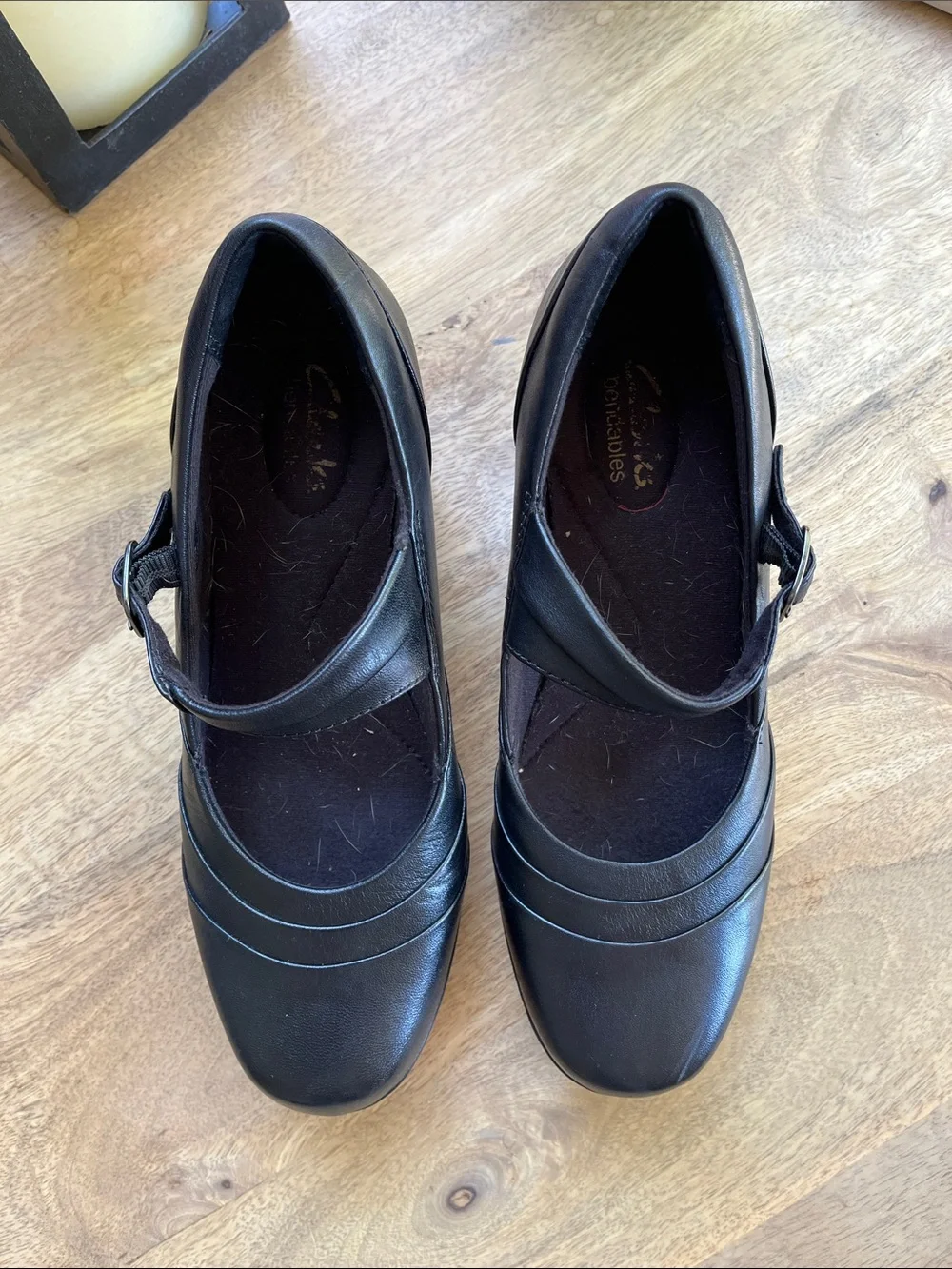 Clarks heels with strap and adjustable closure black size 8 - Picture 4 of 8